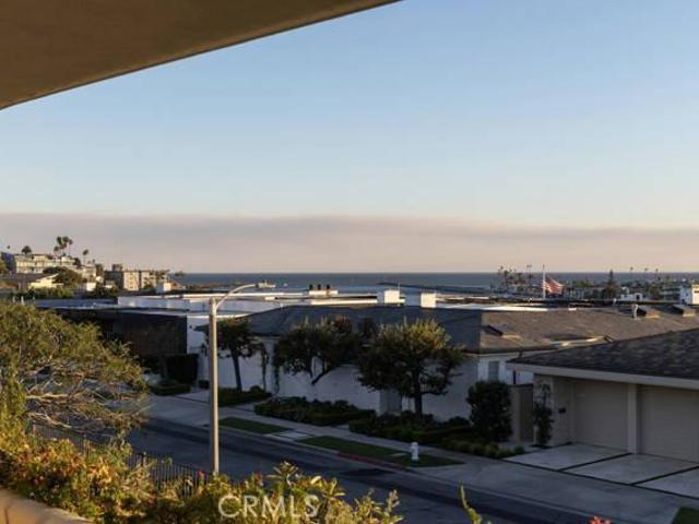 4 bedroom, Newport Beach CA 92625 106170078