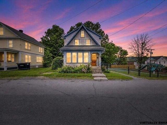 4 bedroom, Newport NH 03773 105426402