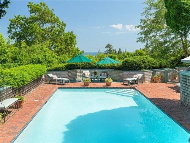 4 bedroom, Newport RI 02840 105440849
