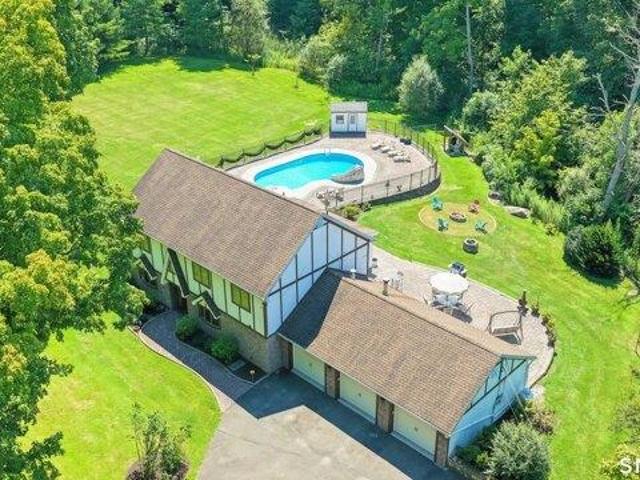 4 bedroom, Newtown CT 06470 105415442