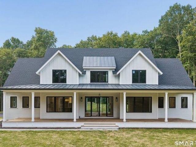 4 bedroom, Newtown CT 06470 105498073