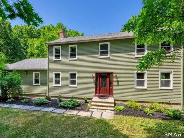 4 bedroom, Newtown CT 06482 105586556