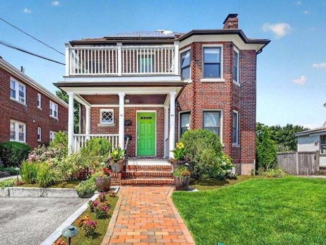 4 bedroom, Newton MA 02458 105536293
