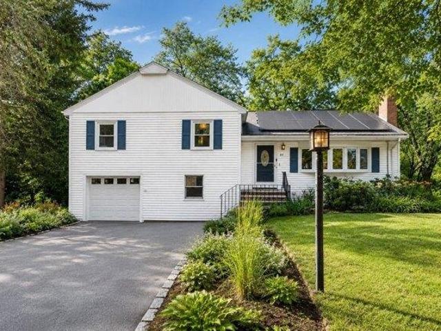 4 bedroom, Needham MA 02492 105416647