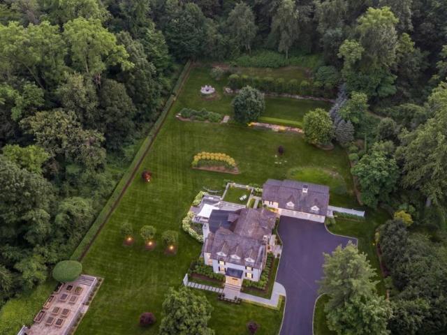 4 bedroom, NY NY 102272052