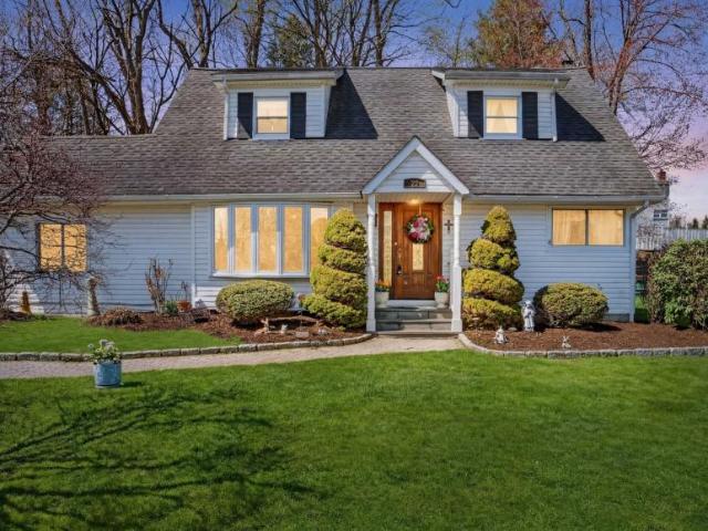 4 bedroom, NY NY 102366689
