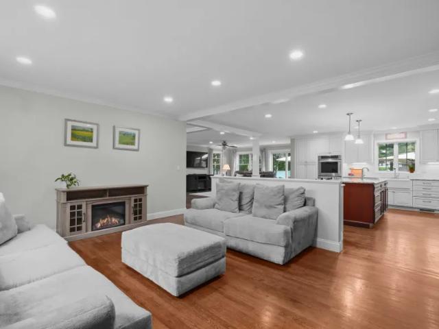 4 bedroom, NY NY 102715623