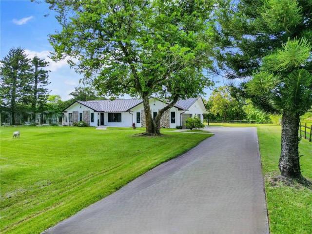 4 bedroom, Southwest Ranches FL 33331 105642675