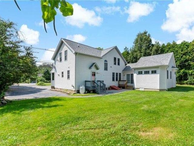 4 bedroom, South Kingstown RI 02879 105696975