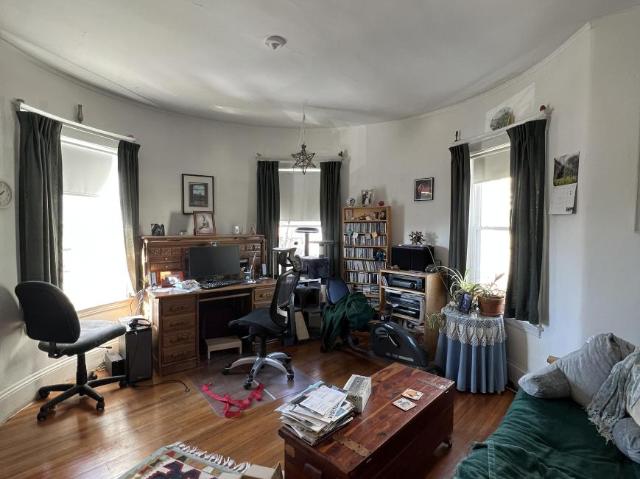 4 bedroom, Somerville MA 02143 LS98395237