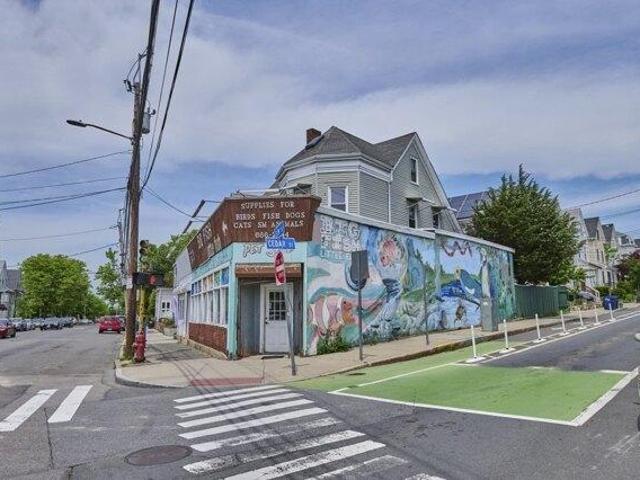 4 bedroom, Somerville MA 02144 105426874
