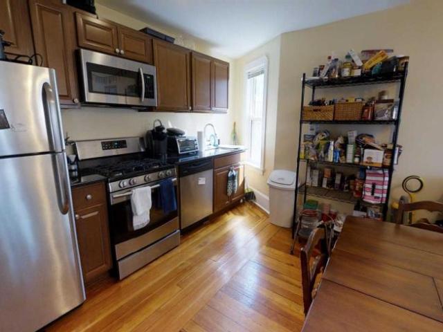 4 bedroom, Somerville MA 02144 LS98632572