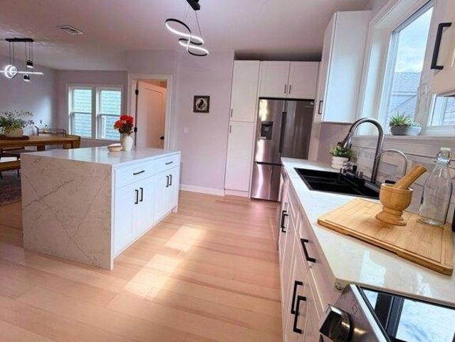4 bedroom, Somerville MA 02145 105438791