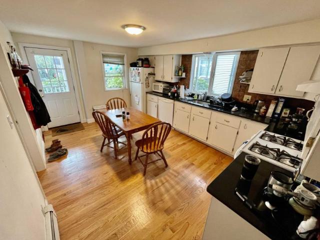 4 bedroom, Somerville MA 02145 LS98394631