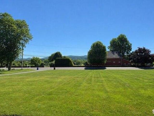 4 bedroom, Somers CT 06071 105255110
