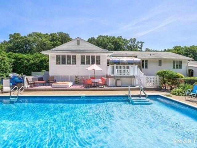 4 bedroom, Somers CT 06071 105229246