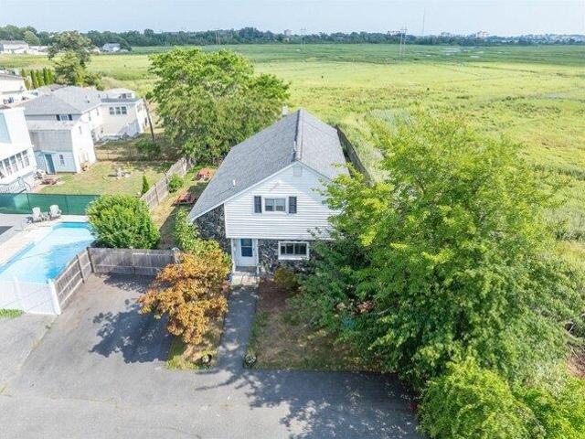 4 bedroom, Saugus MA 01906 105440499