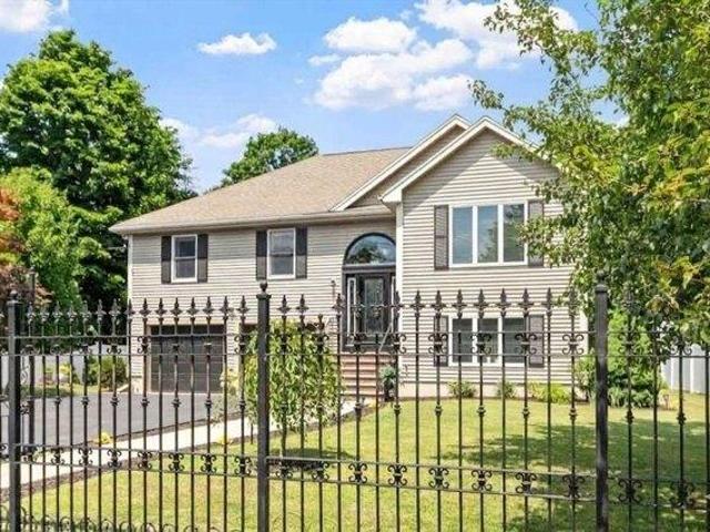 4 bedroom, Saugus MA 01906 105516243