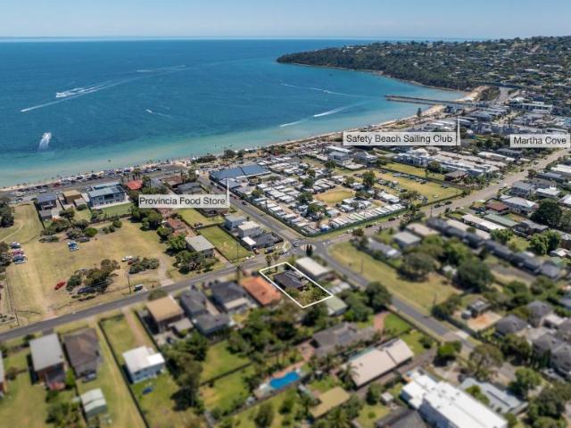 4 Bedroom House Safety Beach VIC 102766376