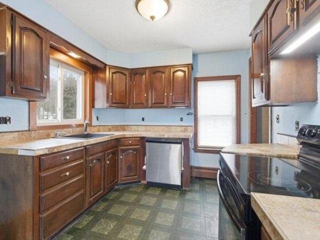 4 bedroom, Sanford ME 04083 105441206