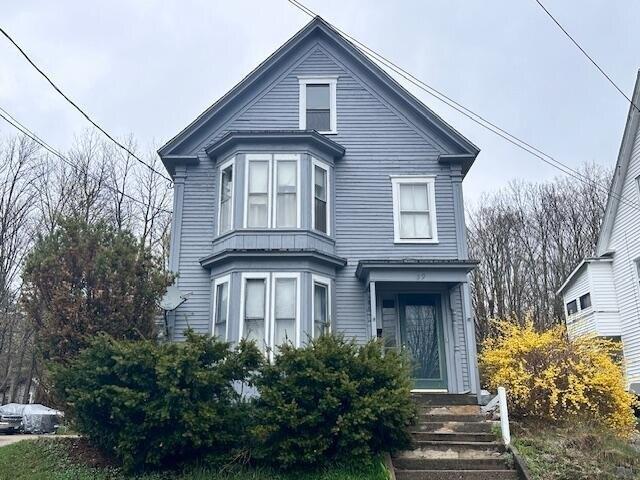 4 bedroom, Sanford ME 04083 105557608