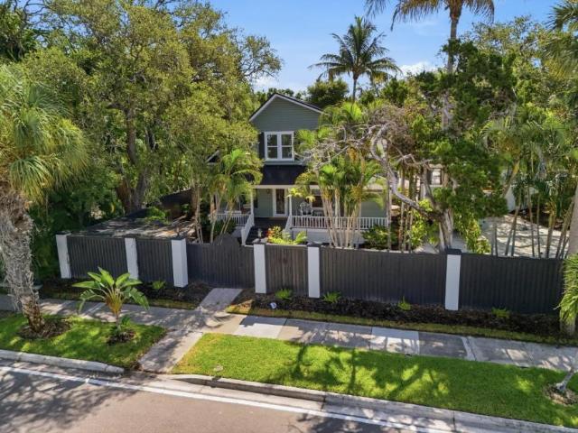 4 bedroom, Sarasota FL 34239 105392884