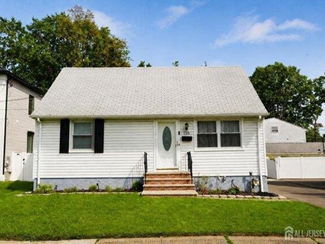 4 bedroom, Sewaren NJ 07077 105682704