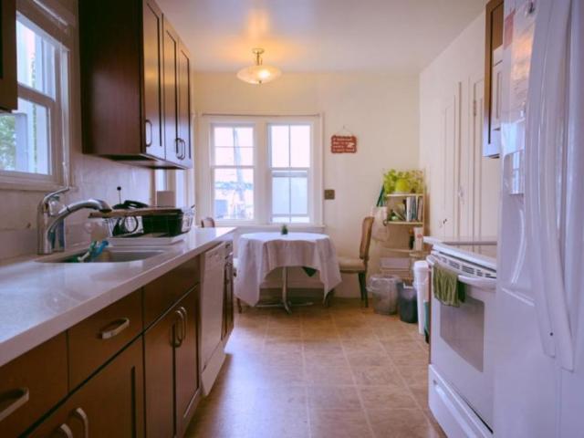 4 bedroom, Seattle WA 98102 105357744