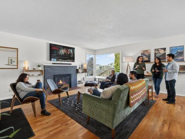 4 bedroom, Seattle WA 98118 105968239