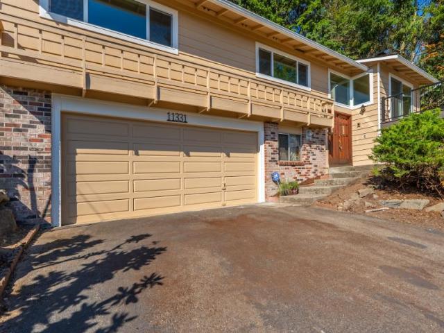 4 bedroom, Seattle WA 98125 105967415