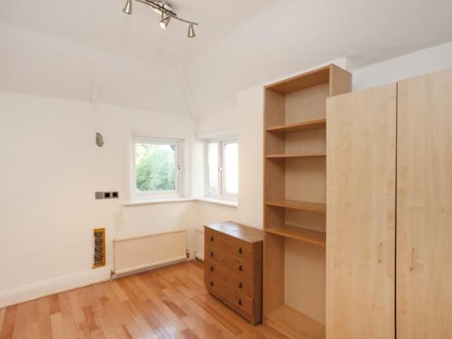 4 Bedroom Semi Detached To Let