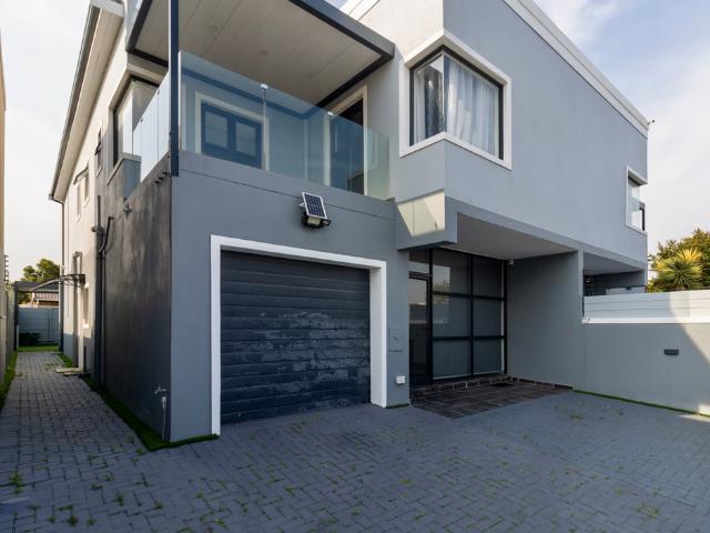 4 Bedroom Semi Detached To Let in Parklands
