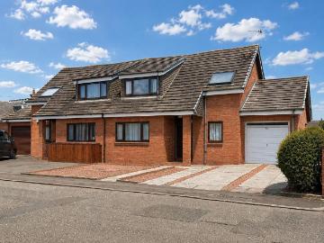 4 bedroom semi detached villa house for sale