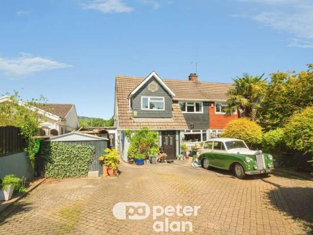 4 Bedroom Semi Detached House