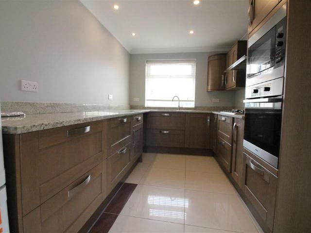 4 bedroom semi detached bungalow to rent