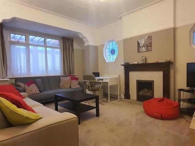 4 bedroom semi detached bungalow to rent