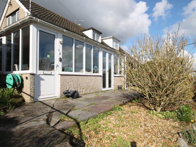 4 bedroom semi detached bungalow to rent