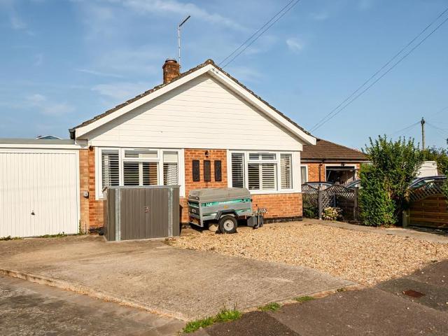 4 bedroom semi detached bungalow for sale