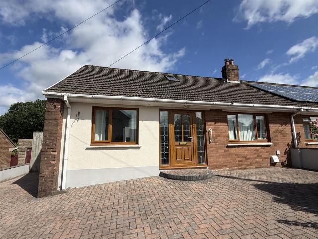 4 bedroom semi detached bungalow for sale