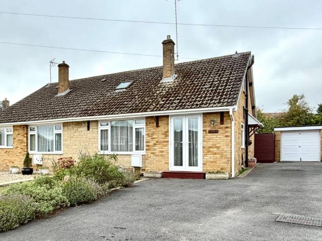 4 bedroom semi detached bungalow for sale
