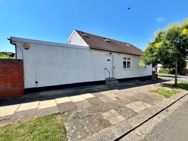4 bedroom detached bungalow for sale