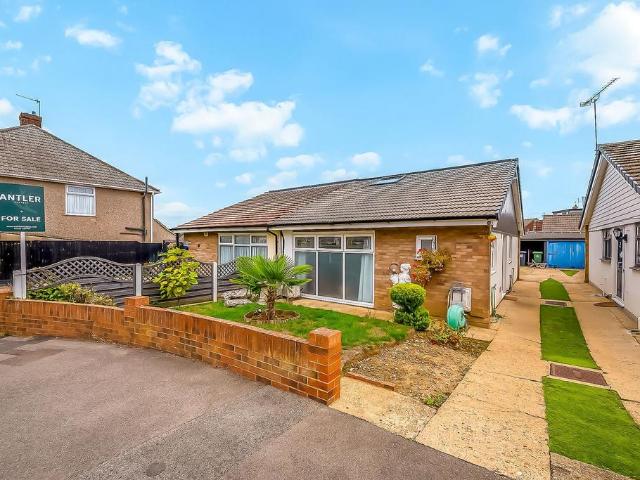 4 bedroom semi detached bungalow for sale