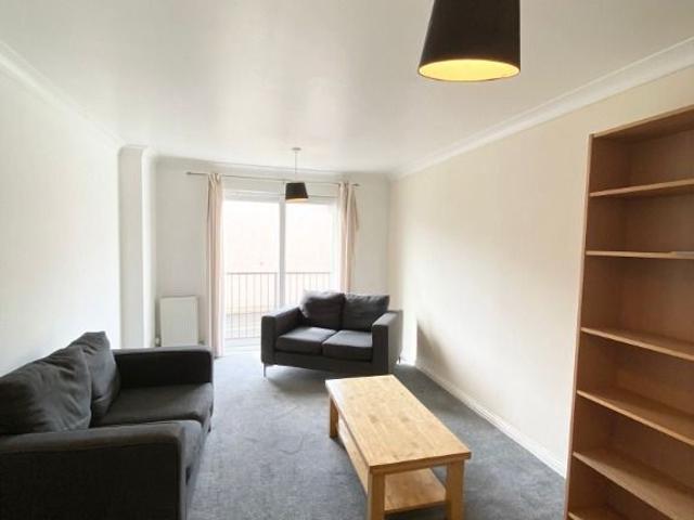 4 bedroom semi detached garage/parking space to rent