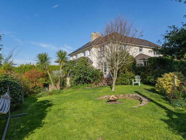 4 Bedroom Semi Detached House