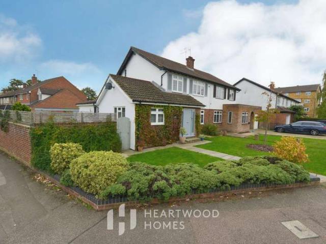 4 Bedroom Semi Detached House