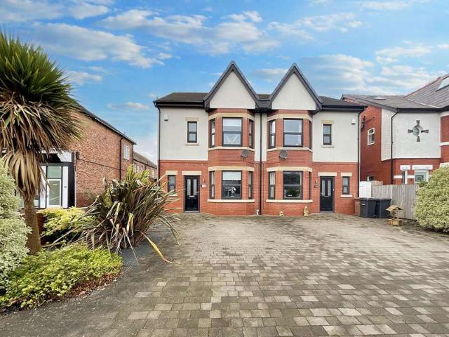4 Bedroom Semi Detached House