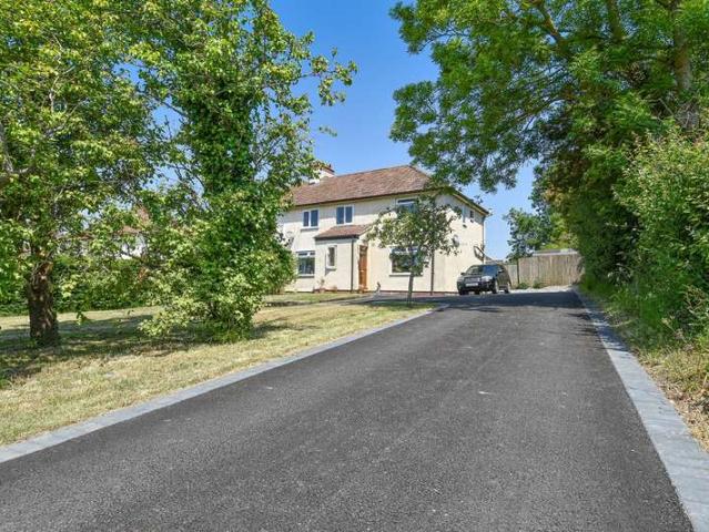 4 Bedroom Semi Detached House
