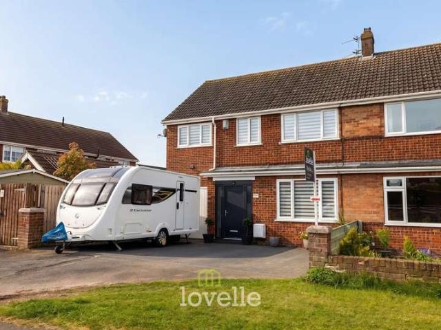 4 Bedroom Semi Detached House