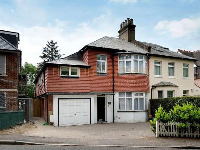 4 Bedroom Semi Detached House