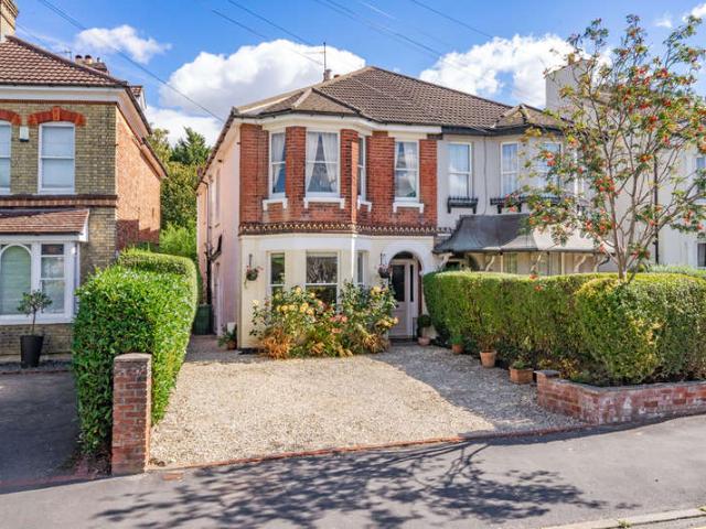 4 Bedroom Semi Detached House